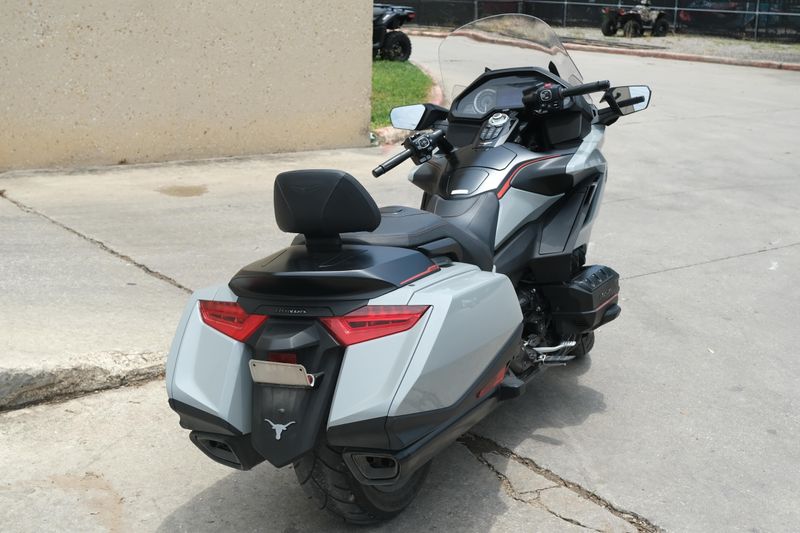 2021 Honda GOLDWING DCT DEEP PEARL GRAY Image 3