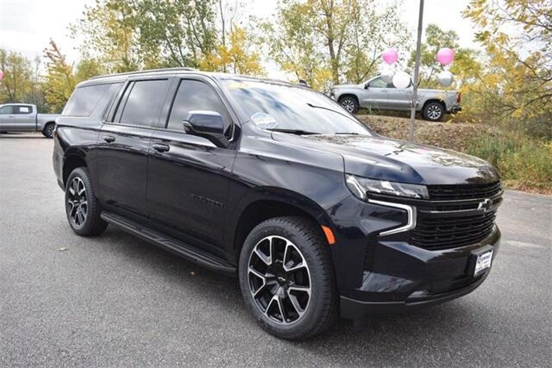 Used 2023 Chevrolet Suburban RSTImage 10