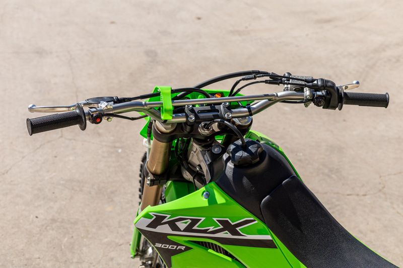 2025 Kawasaki KLX300RImage 10