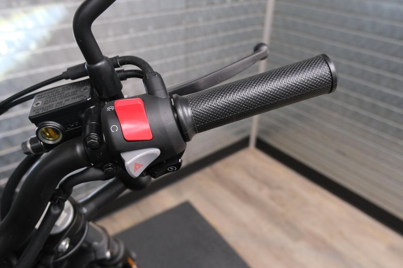 USED 2026 HONDA REBEL 300 E-CLUTCH Image 17