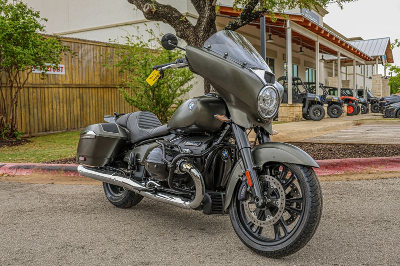 USED 2023 BMW R 18 B Image 1