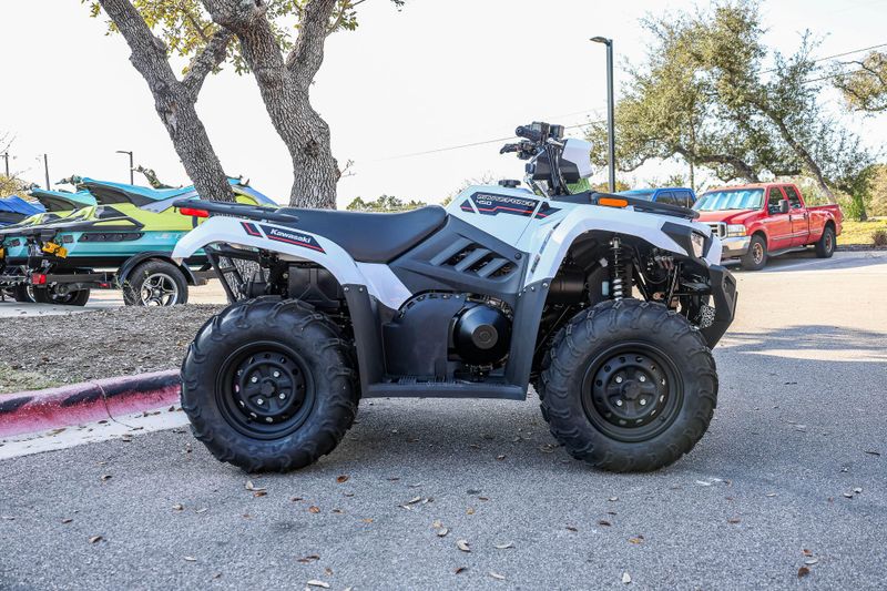 2025 Kawasaki BRUTE FORCE  450 4X4 WHITE Image 10