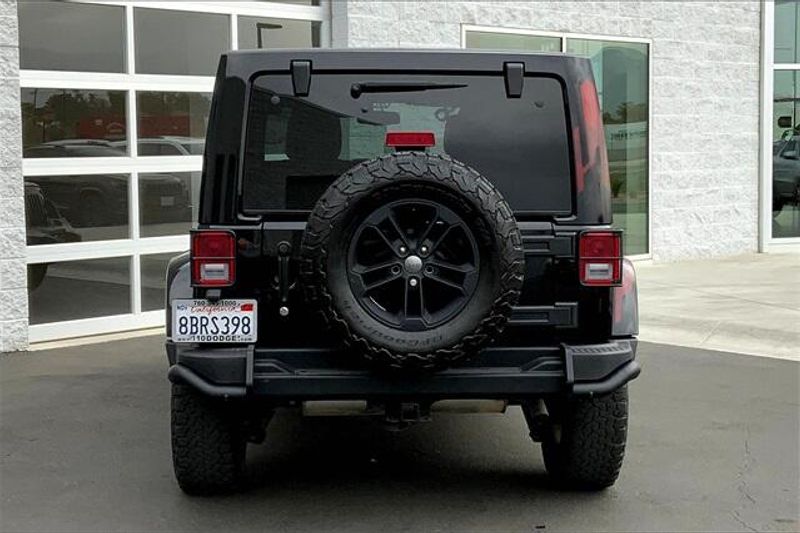Used 2017 Jeep Wrangler JK Unlimited SaharaImage 3