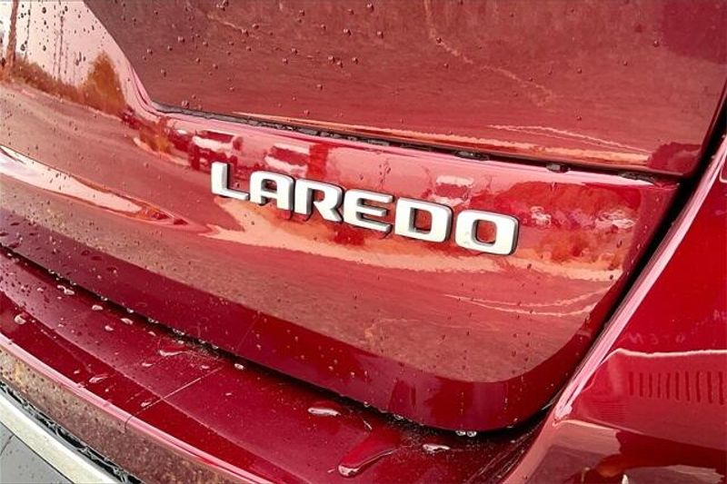 2025 Jeep Grand Cherokee L Laredo X 4x2Image 13