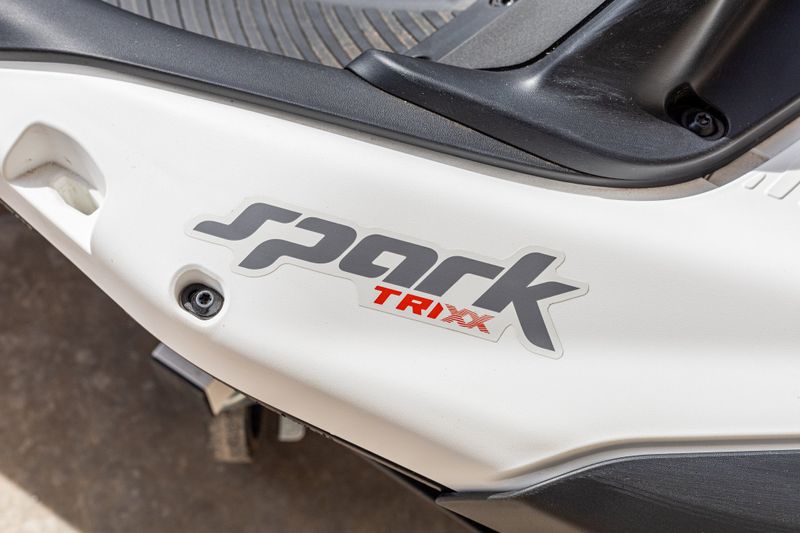 2024 SEADOO SPARK TRIXX 3UP 90HP DRAGON RED AND WHITE Image 8
