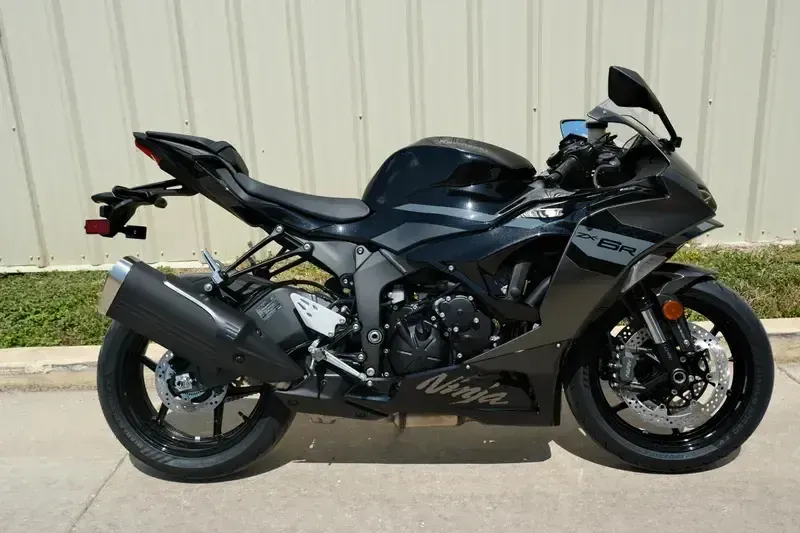 NEW 2026 KAWASAKI NINJA ZX6R ABS Image 2