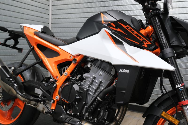 NEW 2026 KTM 990 DUKE R Image 11