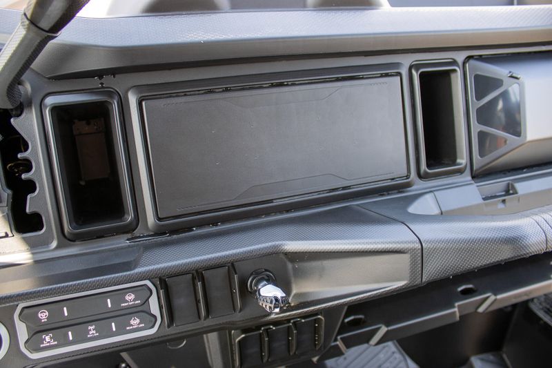 NEW 2026 CAN-AM DEFENDER MAX XT HD11 Image 16