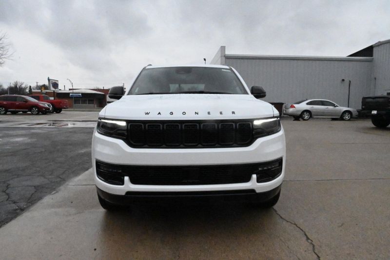 2025 Jeep Wagoneer Series II CarbideImage 3