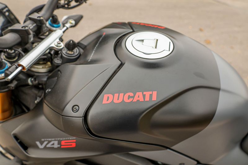 USED 2023 DUCATI STREETFIGHTER V4 Image 2