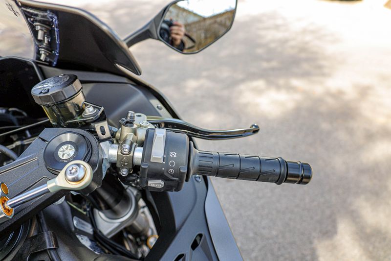 NEW 2026 KAWASAKI NINJA ZX10R ABS Image 9