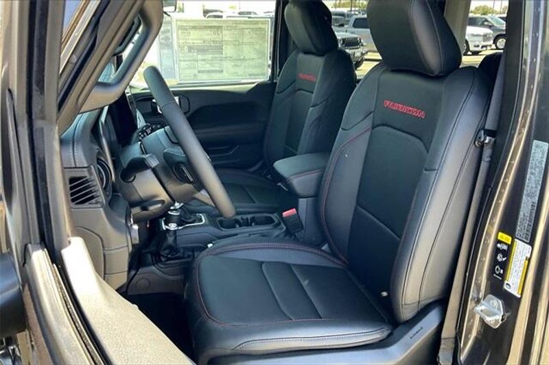 New 2025 Jeep Wrangler 4-door RubiconImage 8