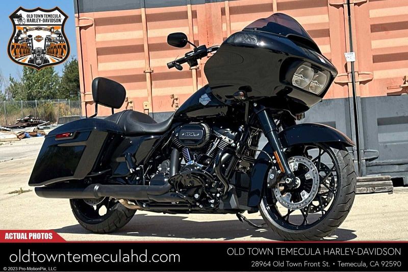 2023 Harley-Davidson Road Glide in a Black exterior color. BMW Motorcycles of Temecula – Southern California (951) 506-6903 bmwmotorcyclesoftemecula.com 