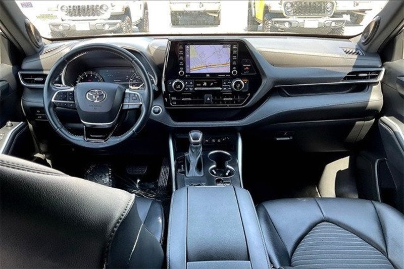 2021 Toyota Highlander XSEImage 15