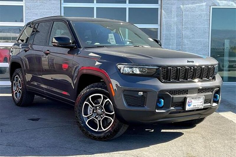 2024 Jeep Grand Cherokee Trailhawk 4xe in a Baltic Gray Metallic Clear Coat exterior color and Global Blackinterior. I-10 Chrysler Dodge Jeep Ram (760) 565-5160 pixelmotiondemo.com 