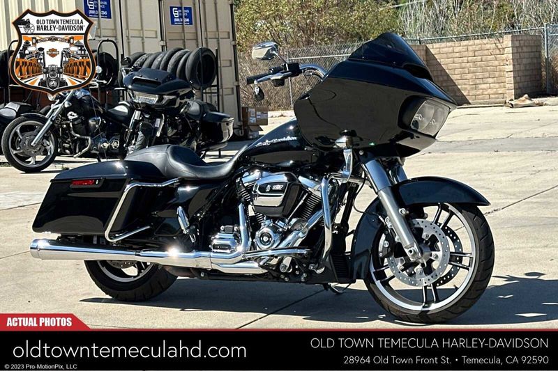 2017 Harley-Davidson Road Glide in a Black exterior color. BMW Motorcycles of Temecula – Southern California (951) 506-6903 bmwmotorcyclesoftemecula.com 