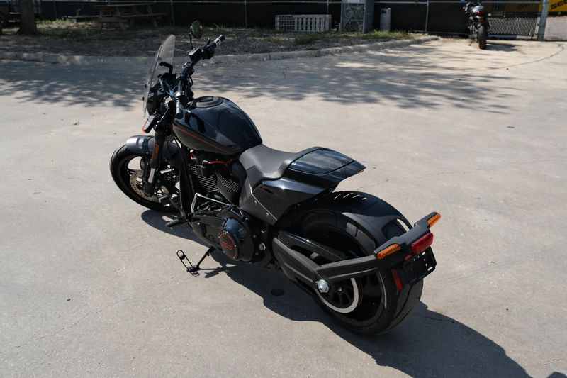 Used 2019 HARLEY FXDR 114 BLACK Image 5