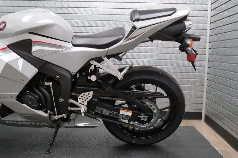 NEW 2026 HONDA CBR600RR Image 13