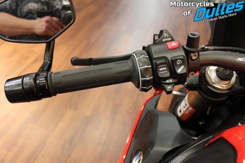 2022 BMW S 1000 R Image 10
