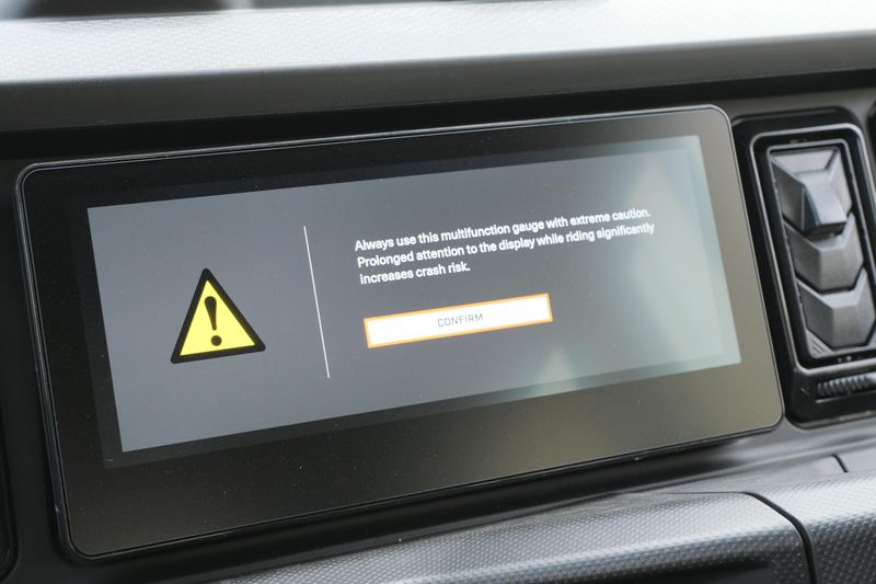 NEW 2026 CAN-AM DEFENDER MAX XT CAB HD11 WITH 1025 INCH TOUCHSCREEN Image 27