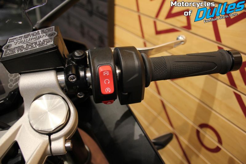 Used 2025 Triumph Daytona 660 Image 11