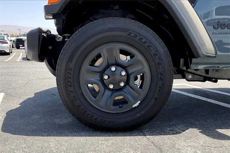 2024 Jeep Gladiator Sport 4x4Image 10