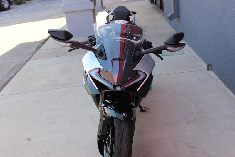 2025 CFMOTO 675SS Image 3