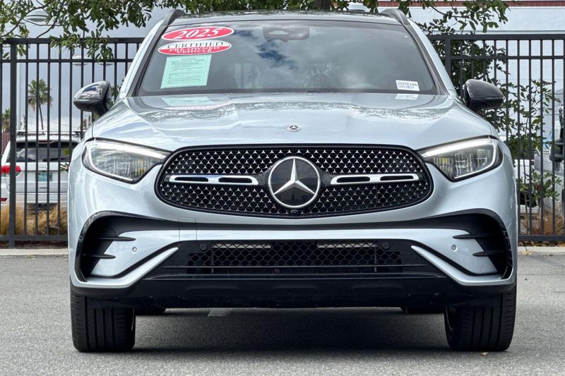 Used 2025 Mercedes-Benz GLC 300Image 9