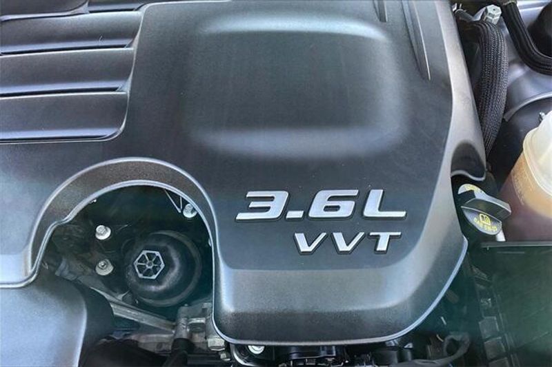 2023 Chrysler 300 TouringImage 32