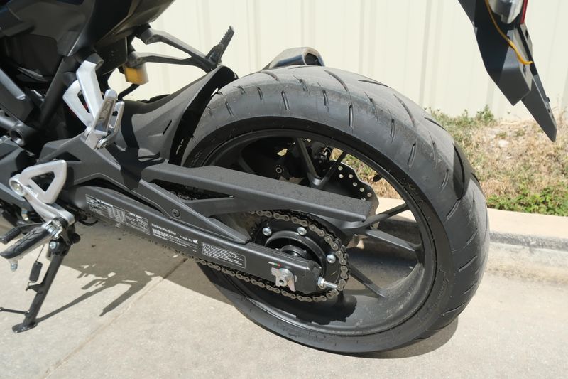 NEW 2025 HONDA CB300R ABS Image 19