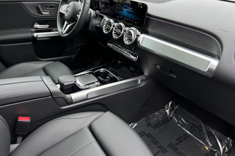 2023 Mercedes-Benz EQB 300Image 18