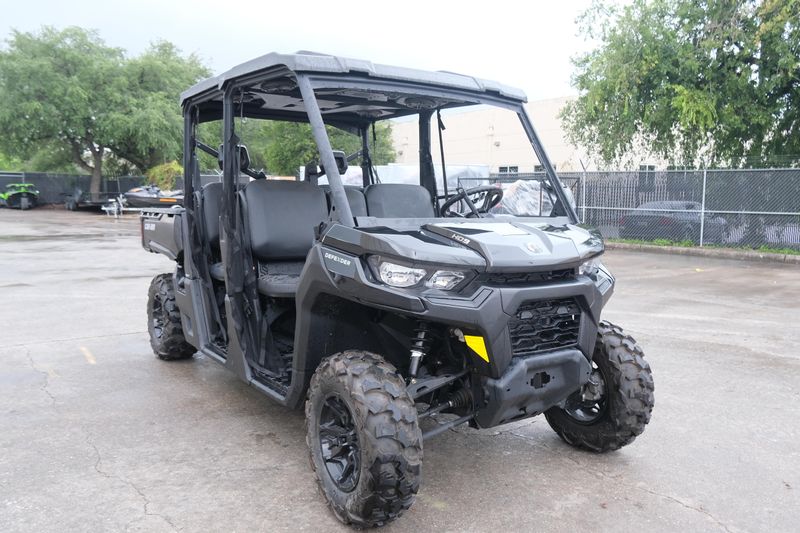 NEW 2026 CAN-AM DEFENDER MAX DPS HD9  in a STEALTH BLACK exterior color. Family PowerSports (877) 886-1997 familypowersports.com 