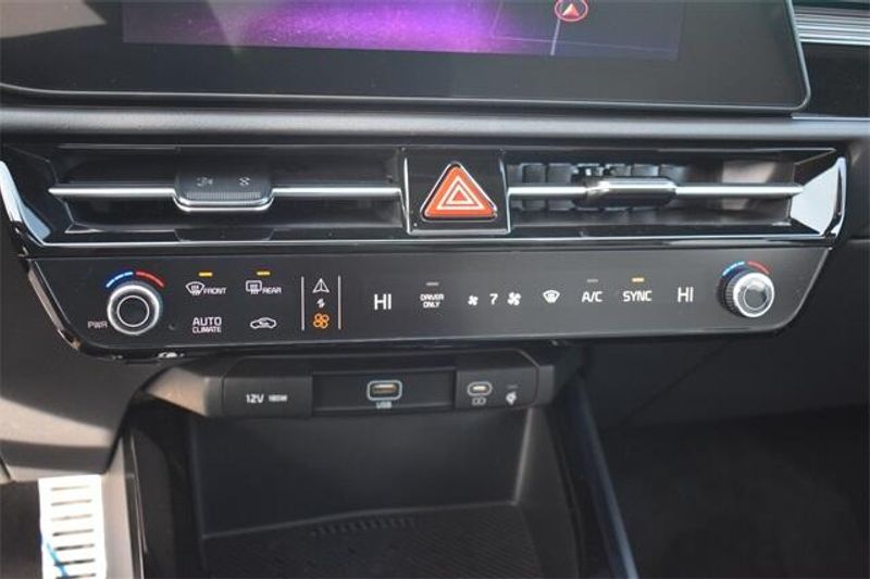 New 2025 Kia Niro EX TouringImage 29