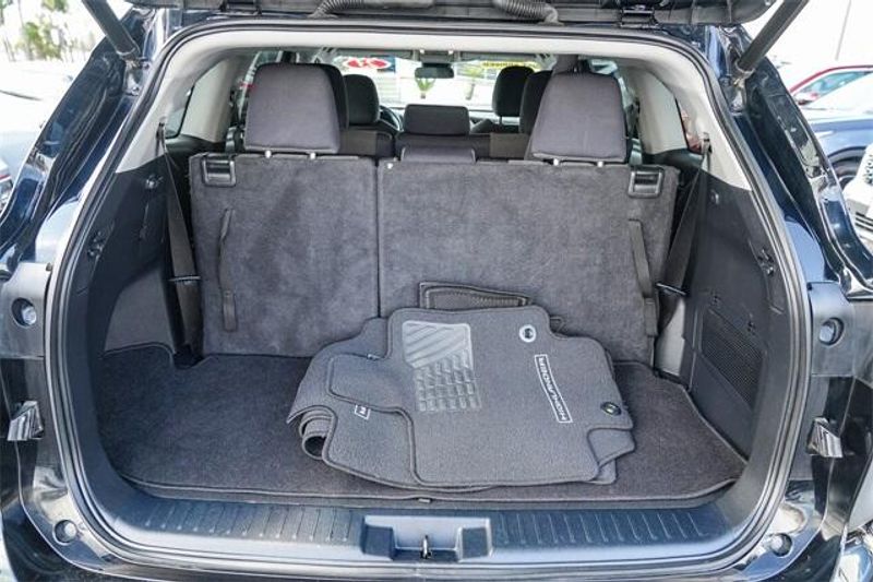 2023 Toyota Highlander LEImage 26