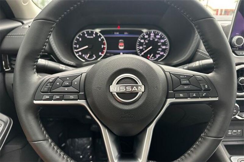 New 2025 Nissan Sentra SVImage 19