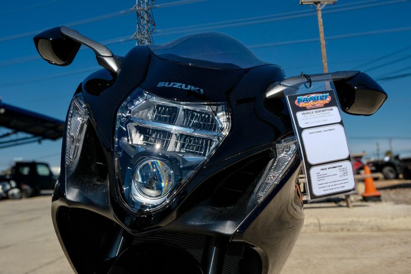 2025 Suzuki HAYABUSA GLASS SPARKLE BLACKImage 8