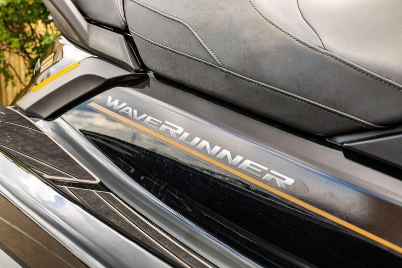 2025 Yamaha FX CRUISER HO WAUDIOCOPPERBLACK Image 3