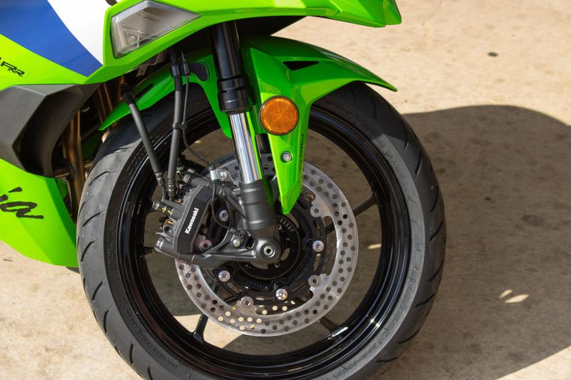 NEW 2026 KAWASAKI NINJA ZX4RR ABS Image 13