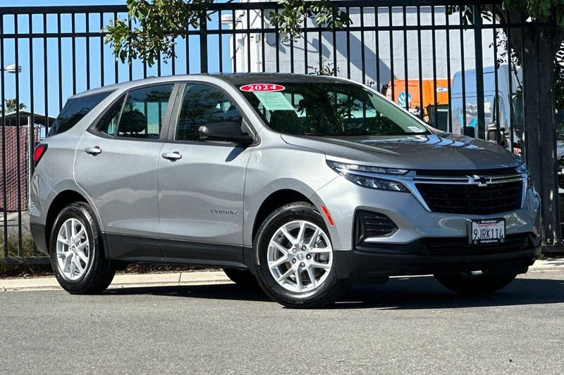 Used 2024 Chevrolet Equinox LSImage 2