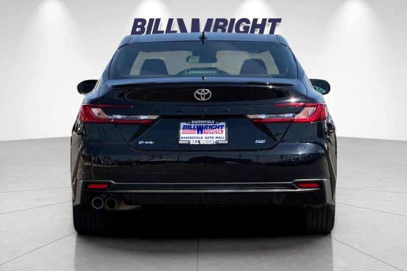 Used 2025 Toyota Camry SEImage 4