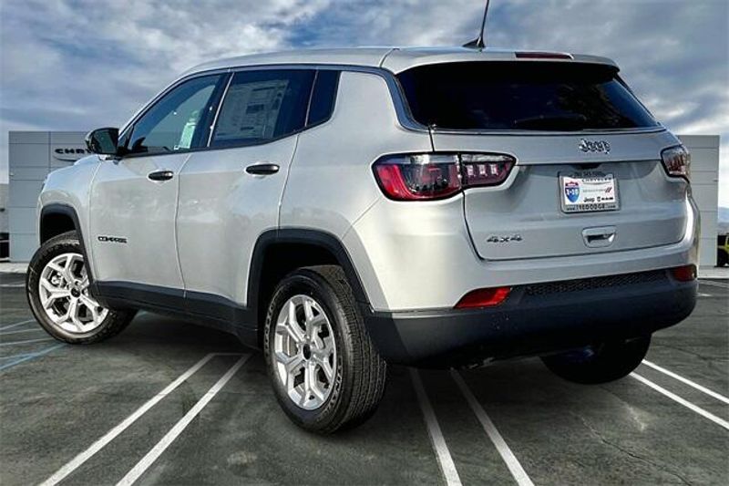 2025 Jeep Compass Sport 4x4Image 2