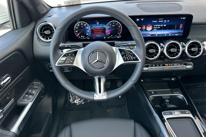 New 2026 Mercedes-Benz GLB 250Image 11