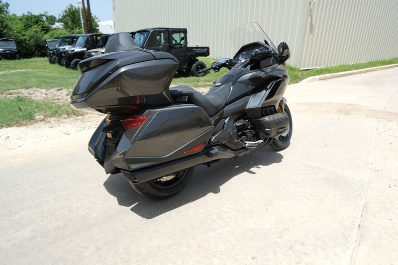 2024 Honda GOLDWING TOUR DCTImage 3