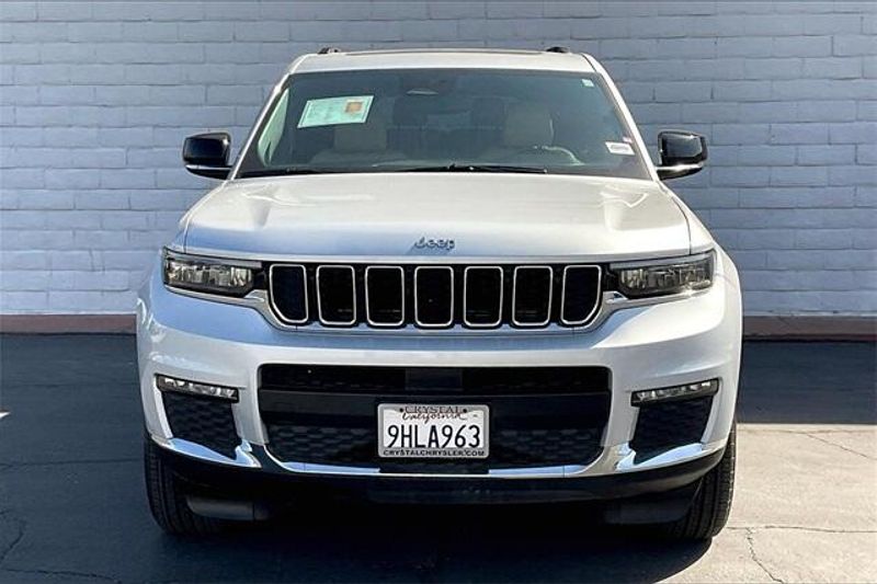 Used 2023 Jeep Grand Cherokee L LimitedImage 2