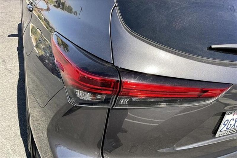 Used 2023 Toyota Highlander XSEImage 28