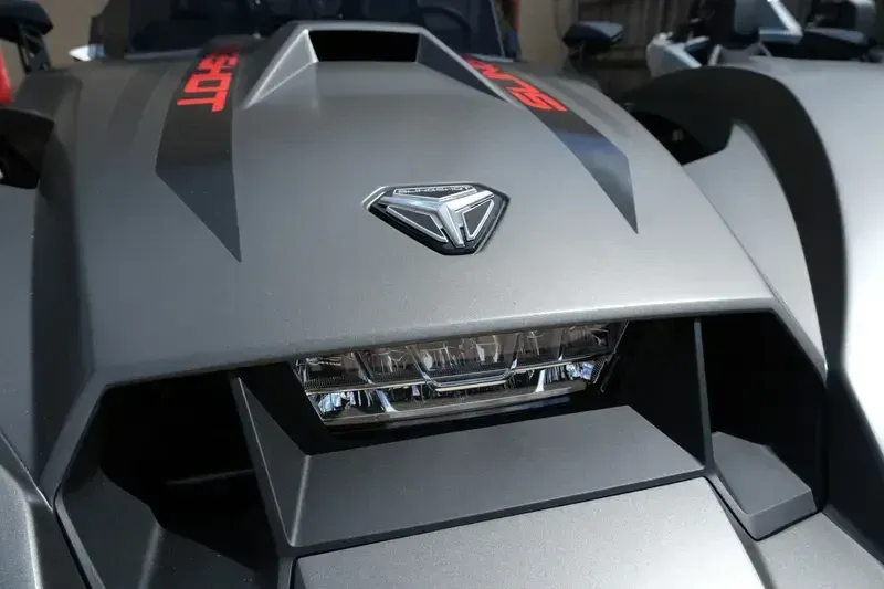 2024 Polaris SLINGSHOT R AUTODRIVEImage 11