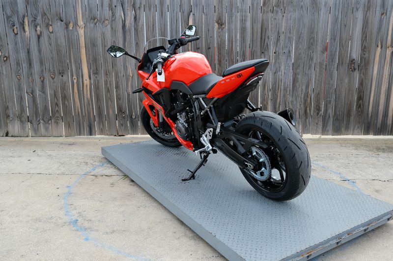 NEW 2026 SUZUKI GSX8R Image 5