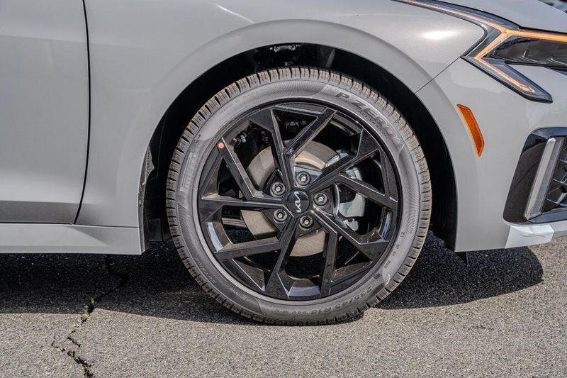 New 2026 Kia K5 GT-LineImage 8