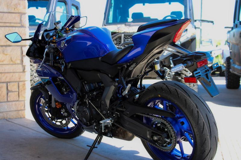 2025 Yamaha YZFR7 TEAM BLUE Image 6