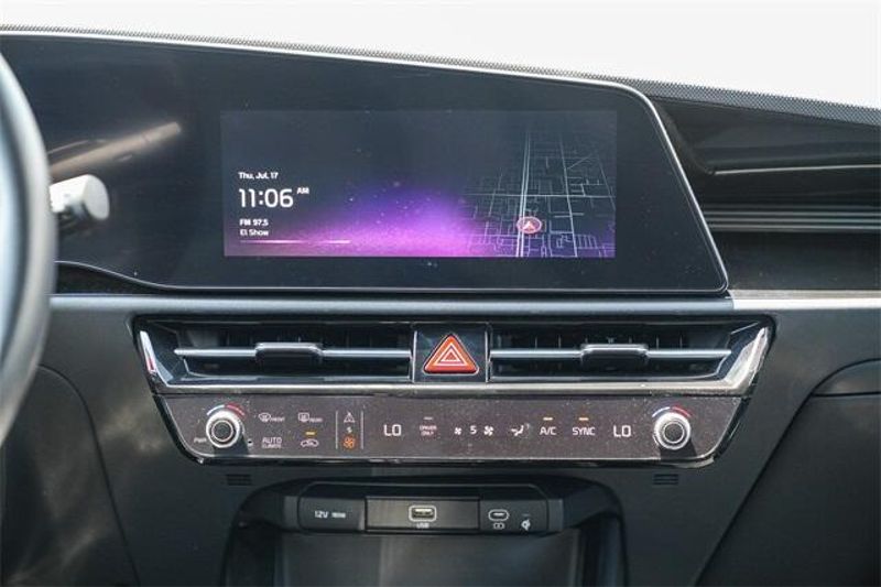 Used 2024 Kia Niro EX TouringImage 15